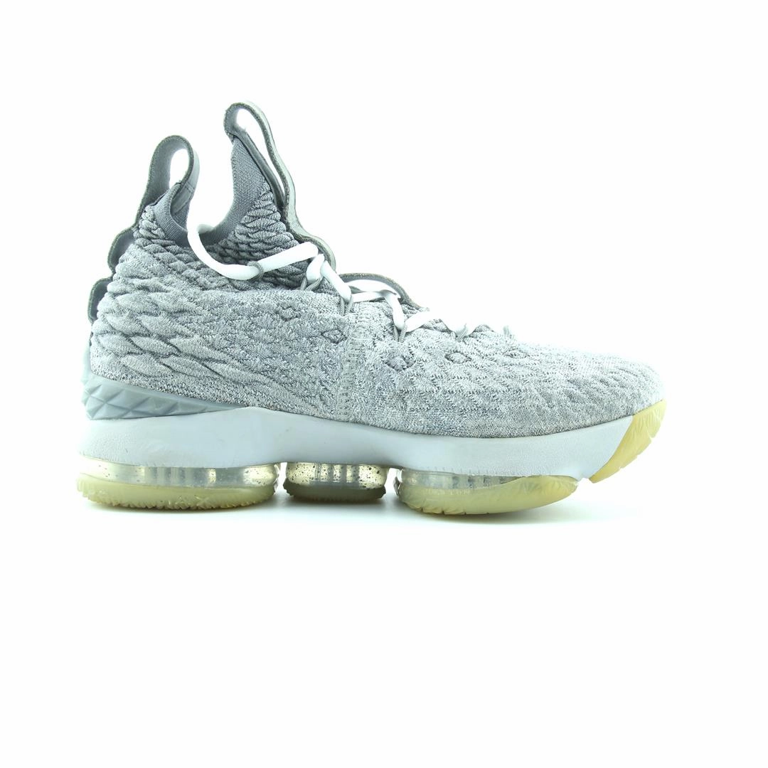NIKE  LEBRON 15 stylish Nike trainer looks