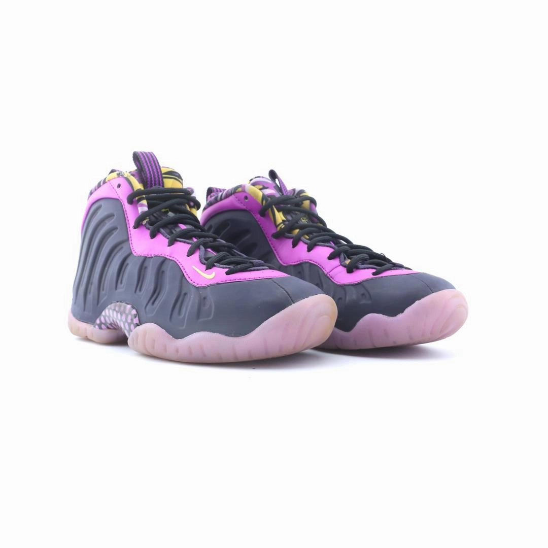 NIKE LITTLE POSITE ONE stylish Nike trainer looks