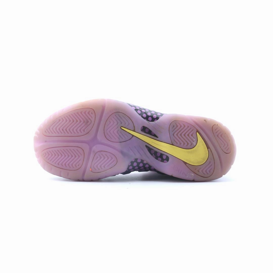 NIKE LITTLE POSITE ONE stylish Nike trainer looks