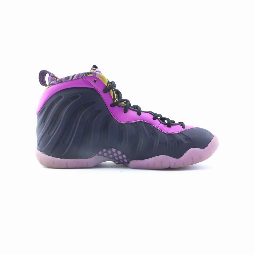 NIKE LITTLE POSITE ONE stylish Nike trainer looks
