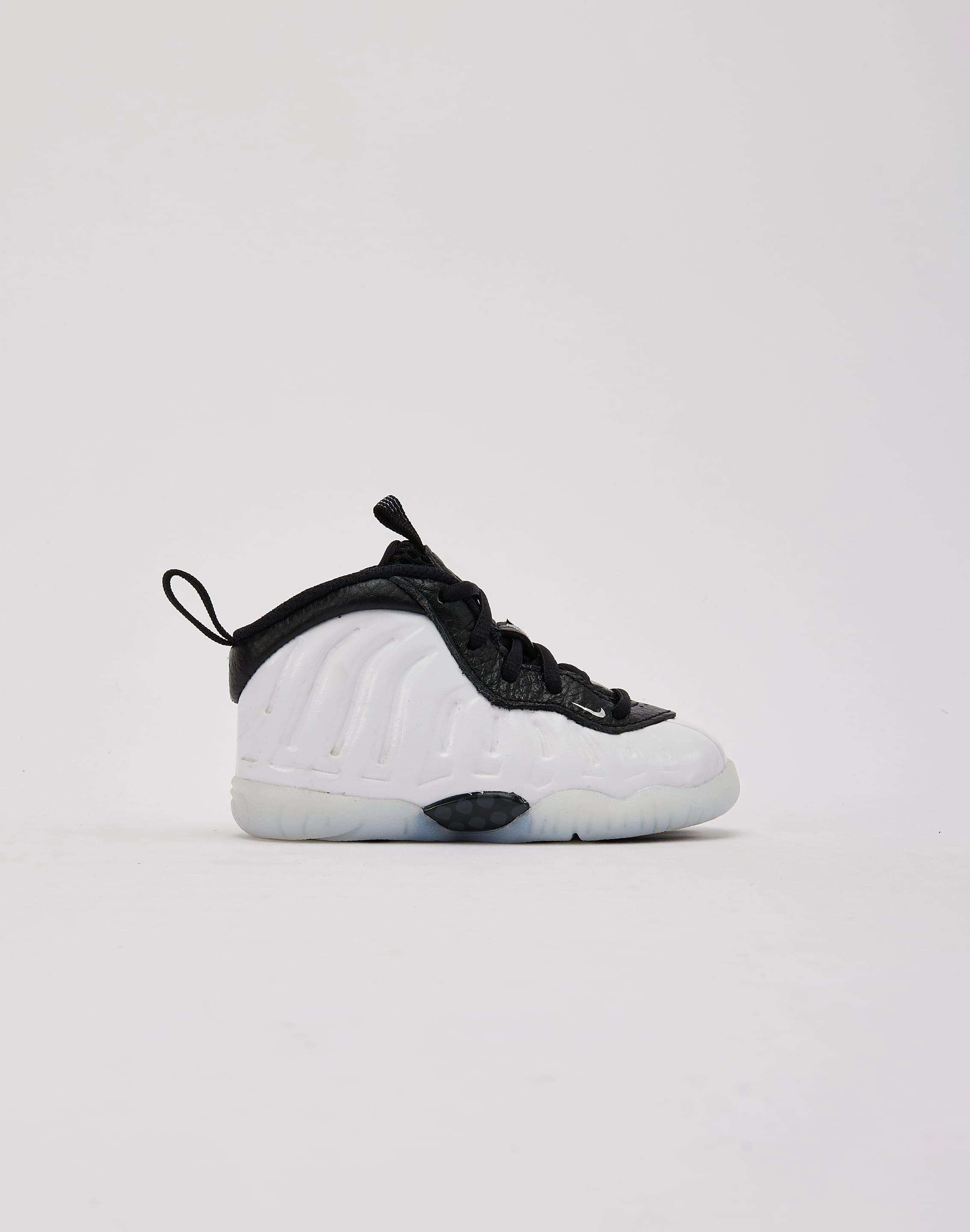 Nike Little Posite One Toddler Nike casual sneakers with modern design