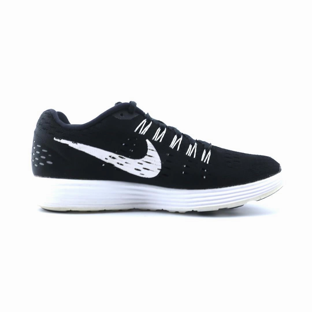 NIKE LUNARTEMPO Nike athletic footwear visuals