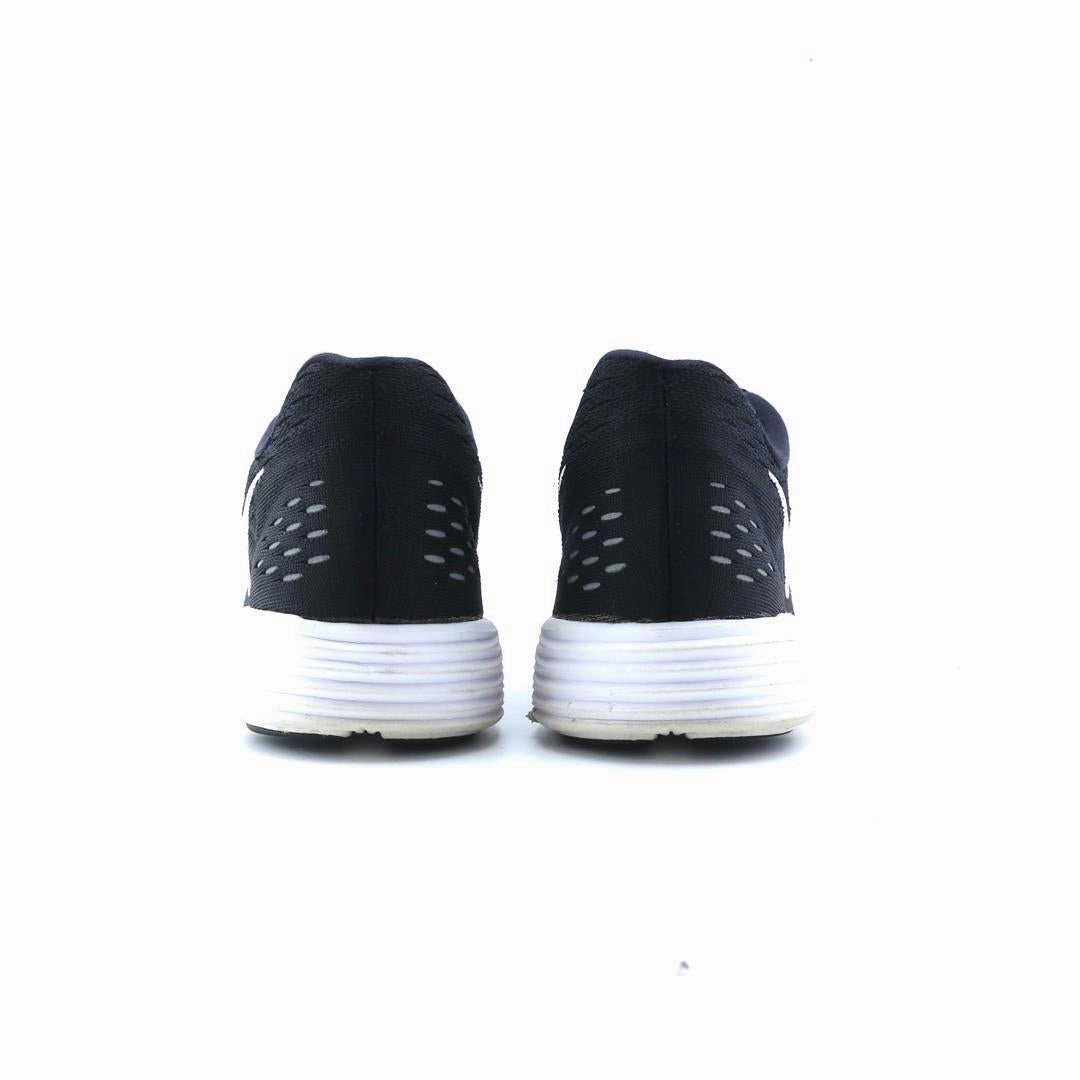 NIKE LUNARTEMPO Nike athletic footwear visuals