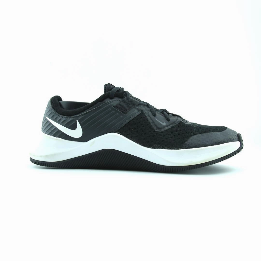 NIKE MC TRAINER Nike sneaker detail shots