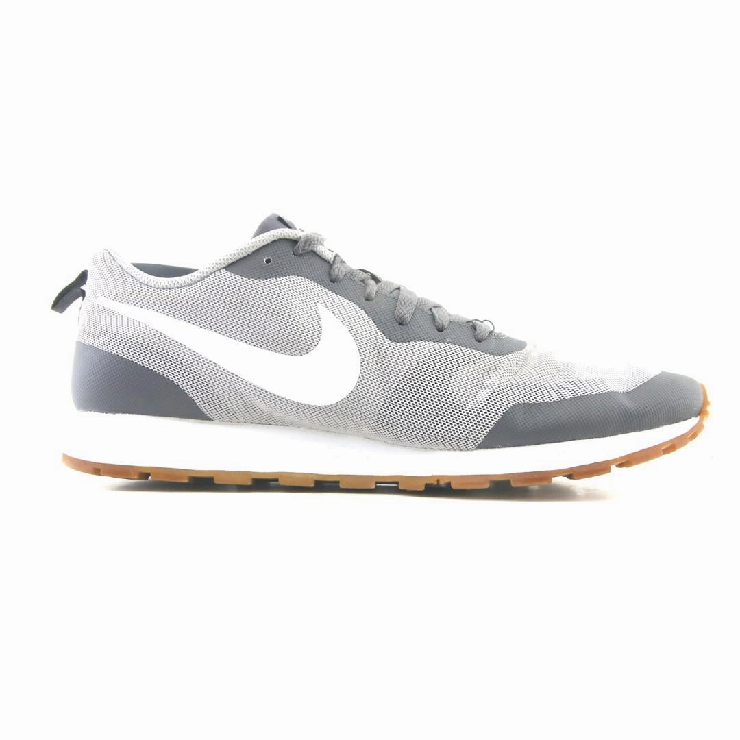 NIKE MD RUNNER 2 classic Nike shoe photos