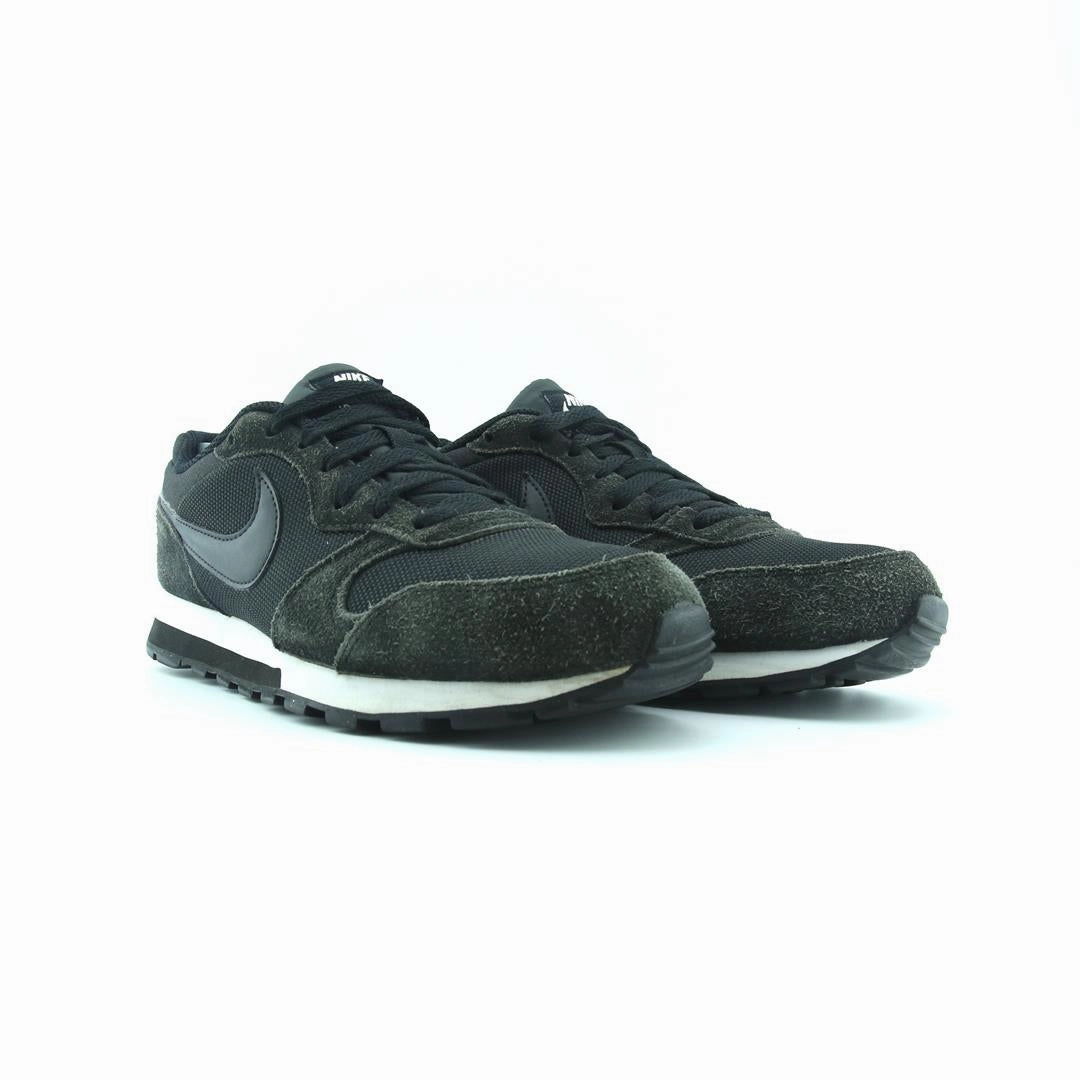 NIKE MD RUNNER 2 Nike athletic footwear visuals