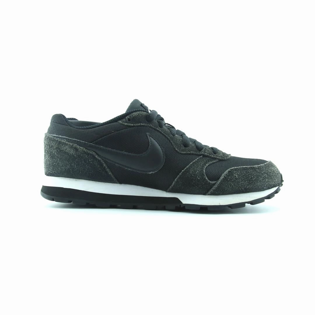 NIKE MD RUNNER 2 Nike athletic footwear visuals