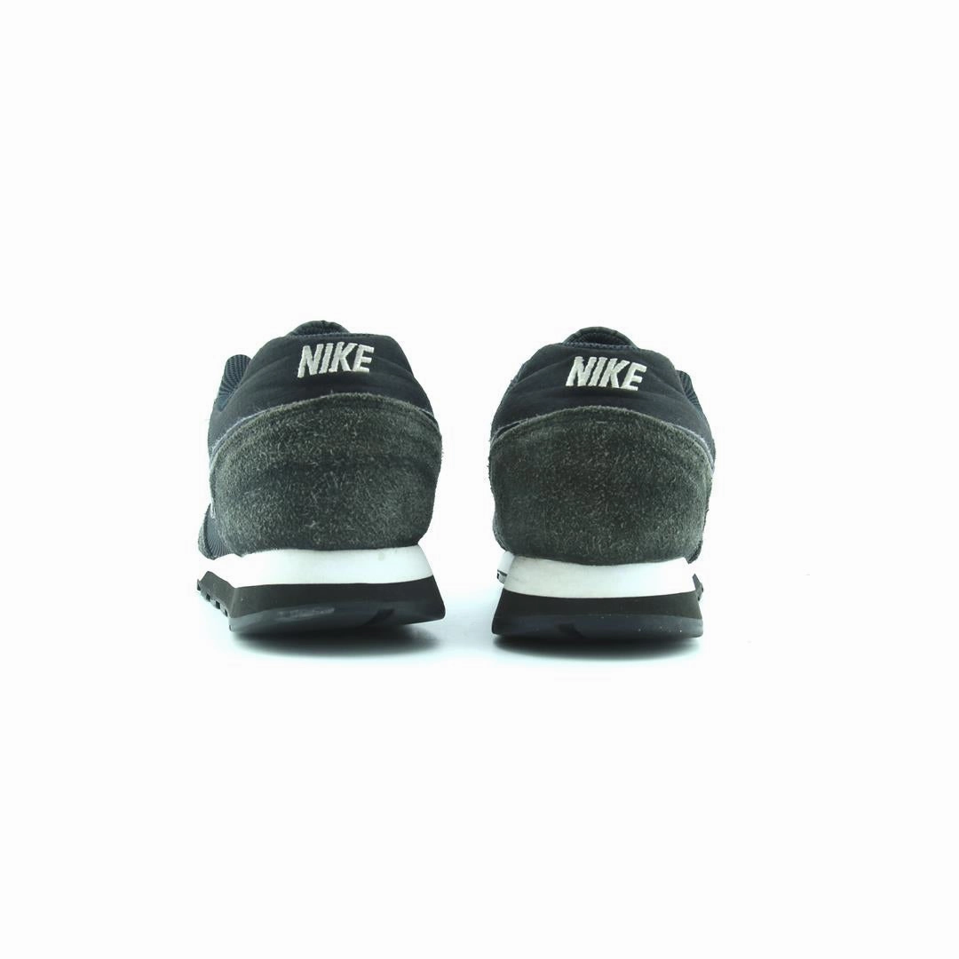 NIKE MD RUNNER 2 Nike athletic footwear visuals