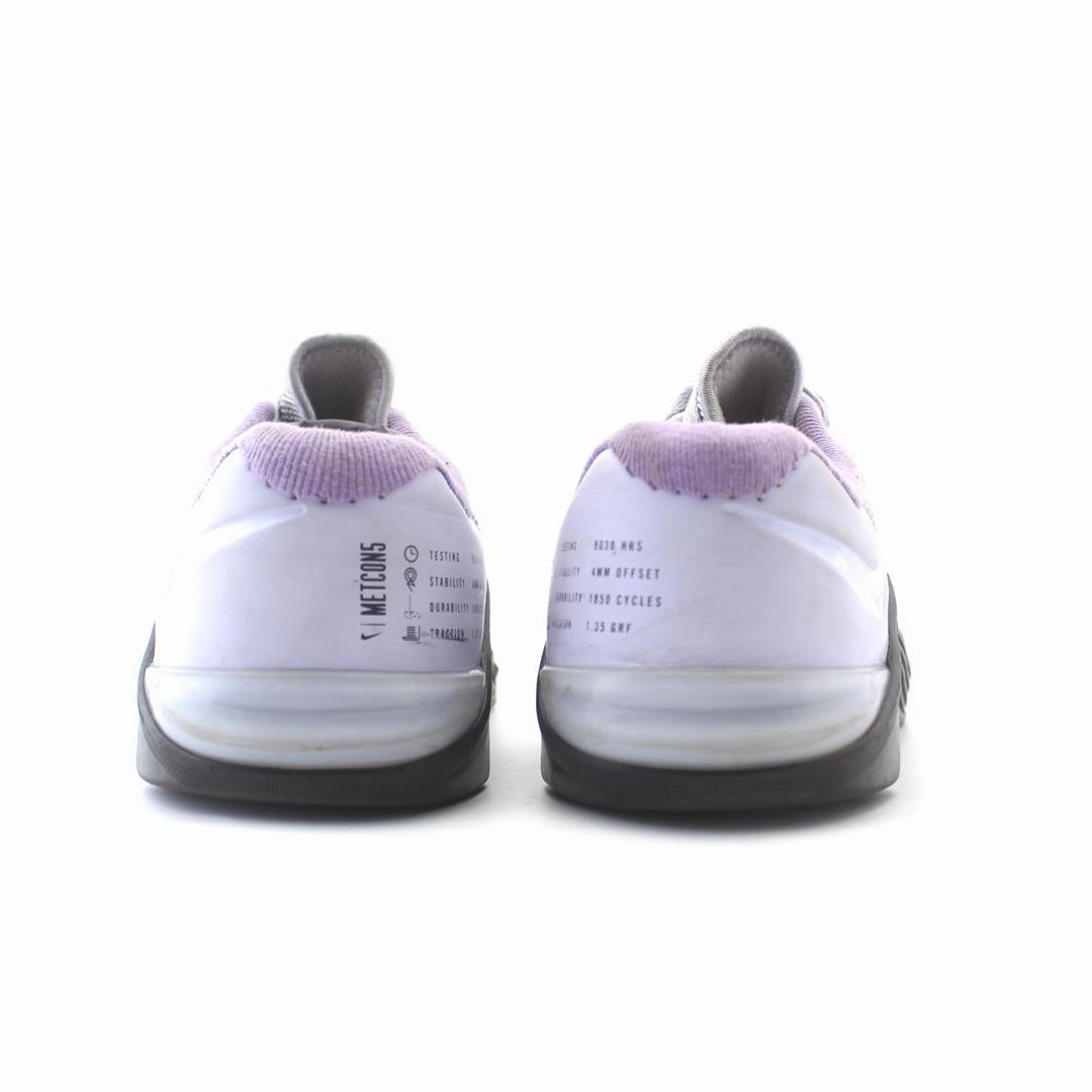 NIKE METCON 5 sleek Nike sneaker angles