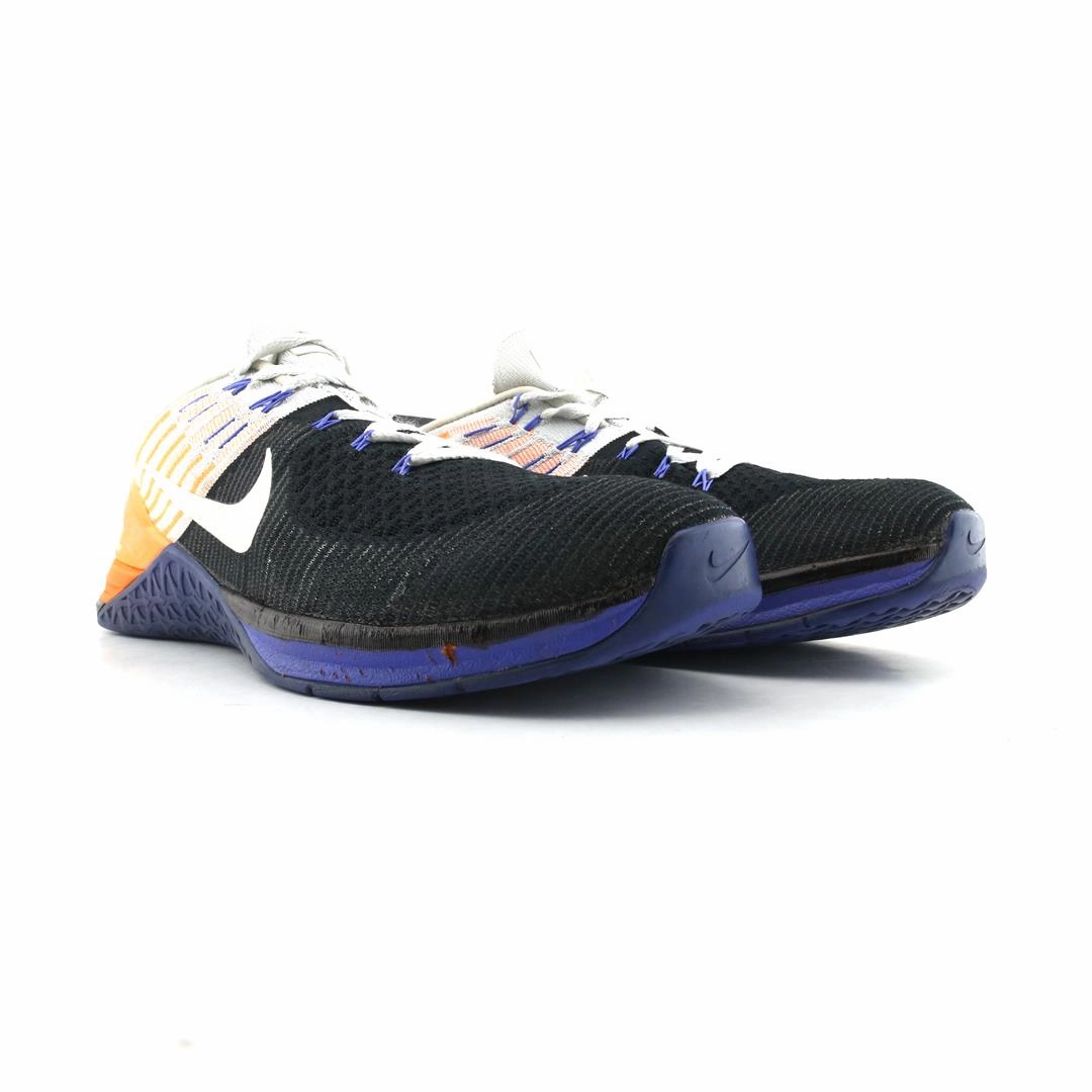 NIKE METCON DSX FLYKNIT sleek Nike sneaker angles