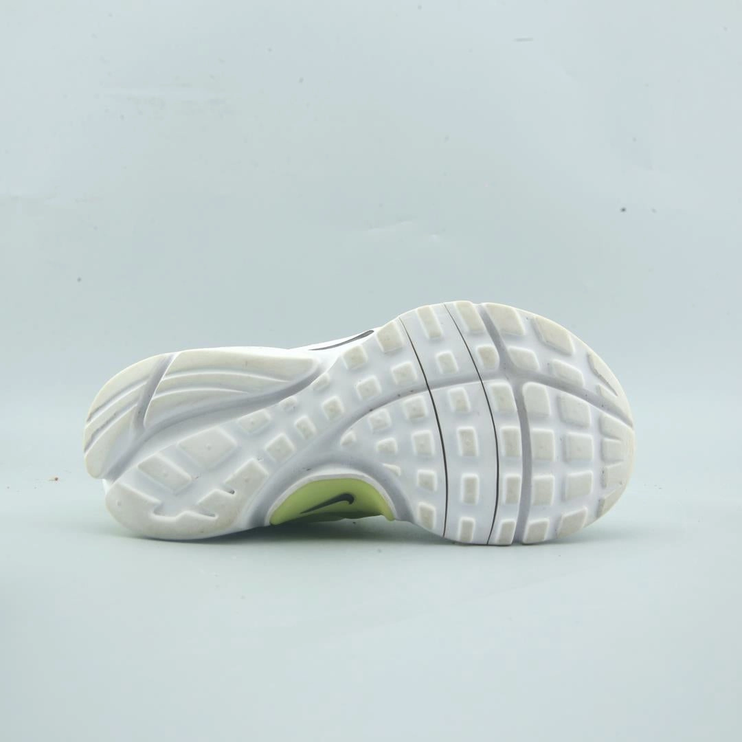 NIKE PRESTO Nike casual shoe imagery