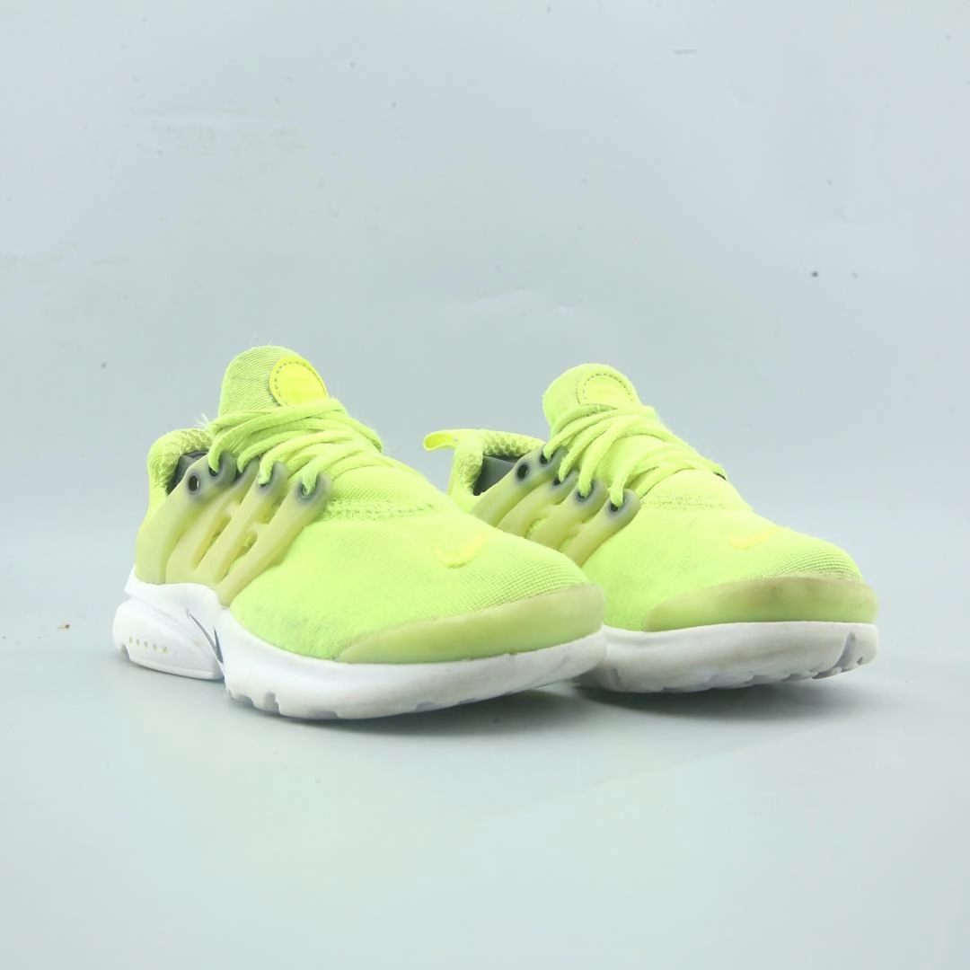 NIKE PRESTO Nike casual shoe imagery