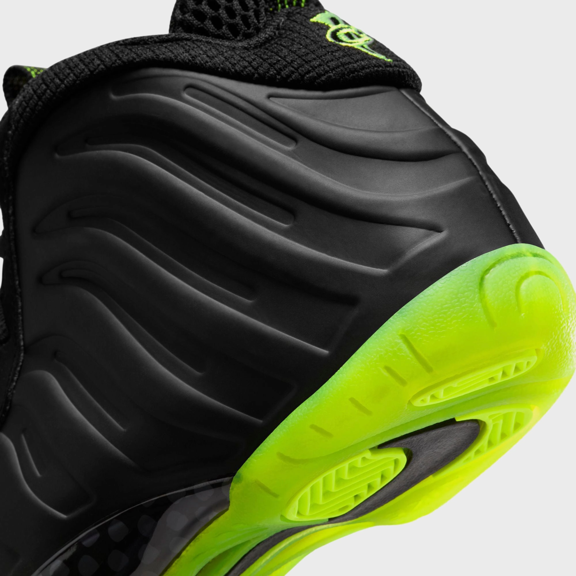 Nike PS Little Posite One - Black / Volt Nike performance sneakers