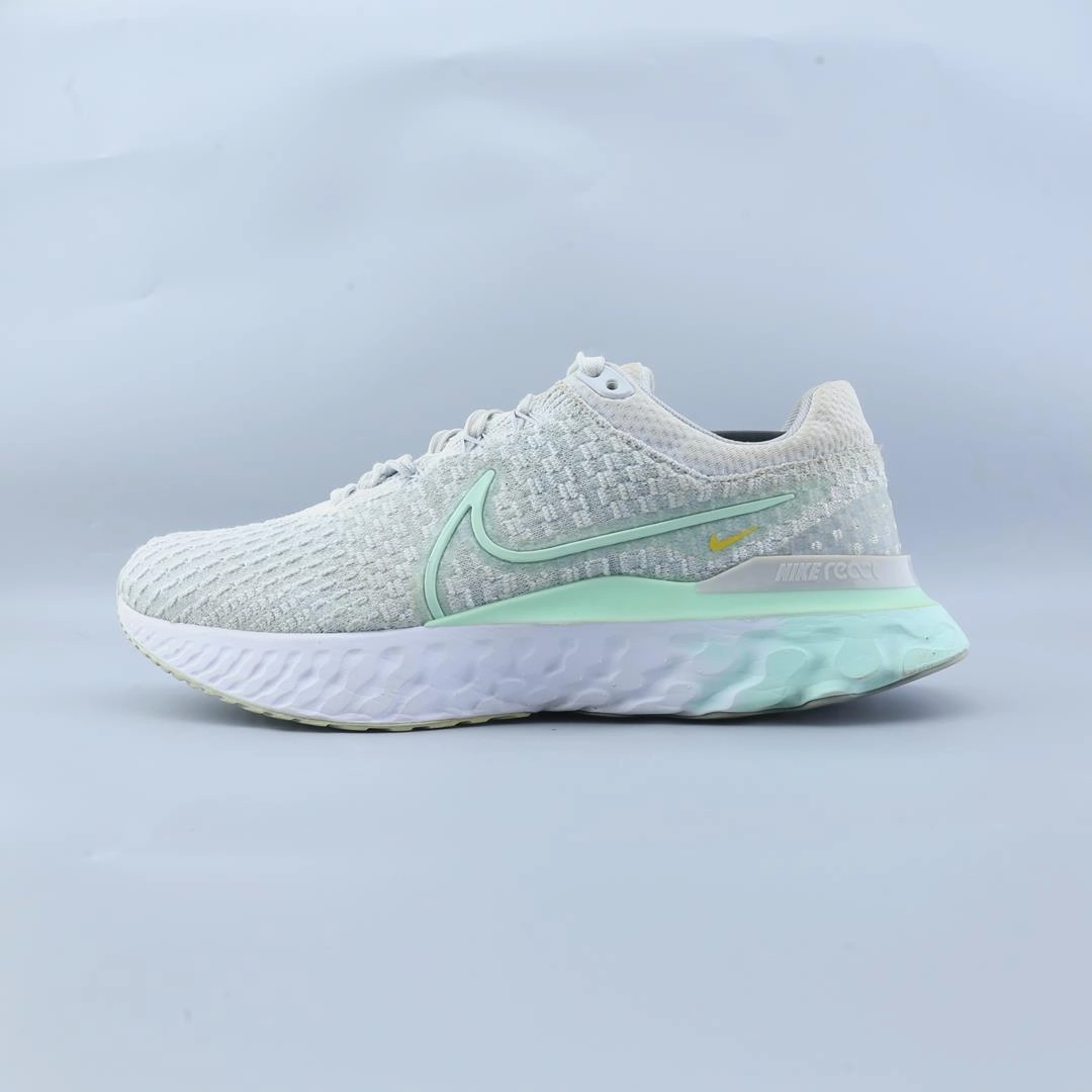 NIKE  REACT INFINITY RUN FLYKNIT 3 Nike bold colorway footwear