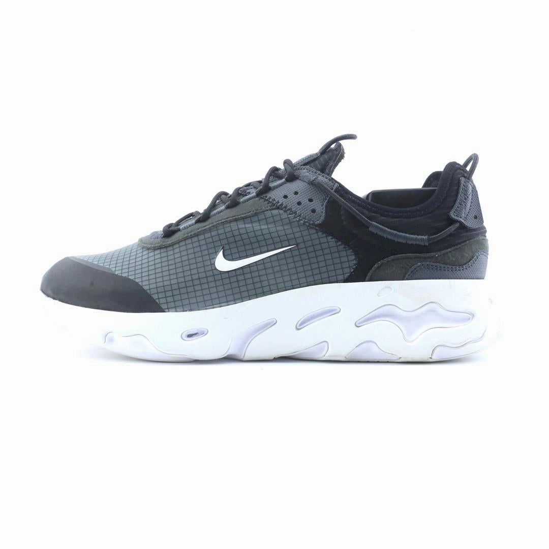 NIKE REACT LIVE Nike bold colorway footwear