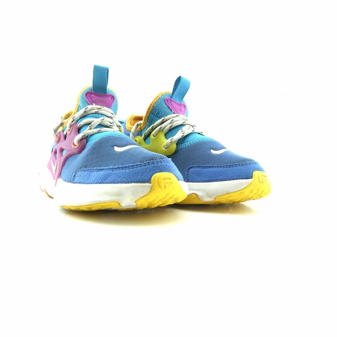 NIKE REACT PRESTO EXTREME sporty Nike shoe designs