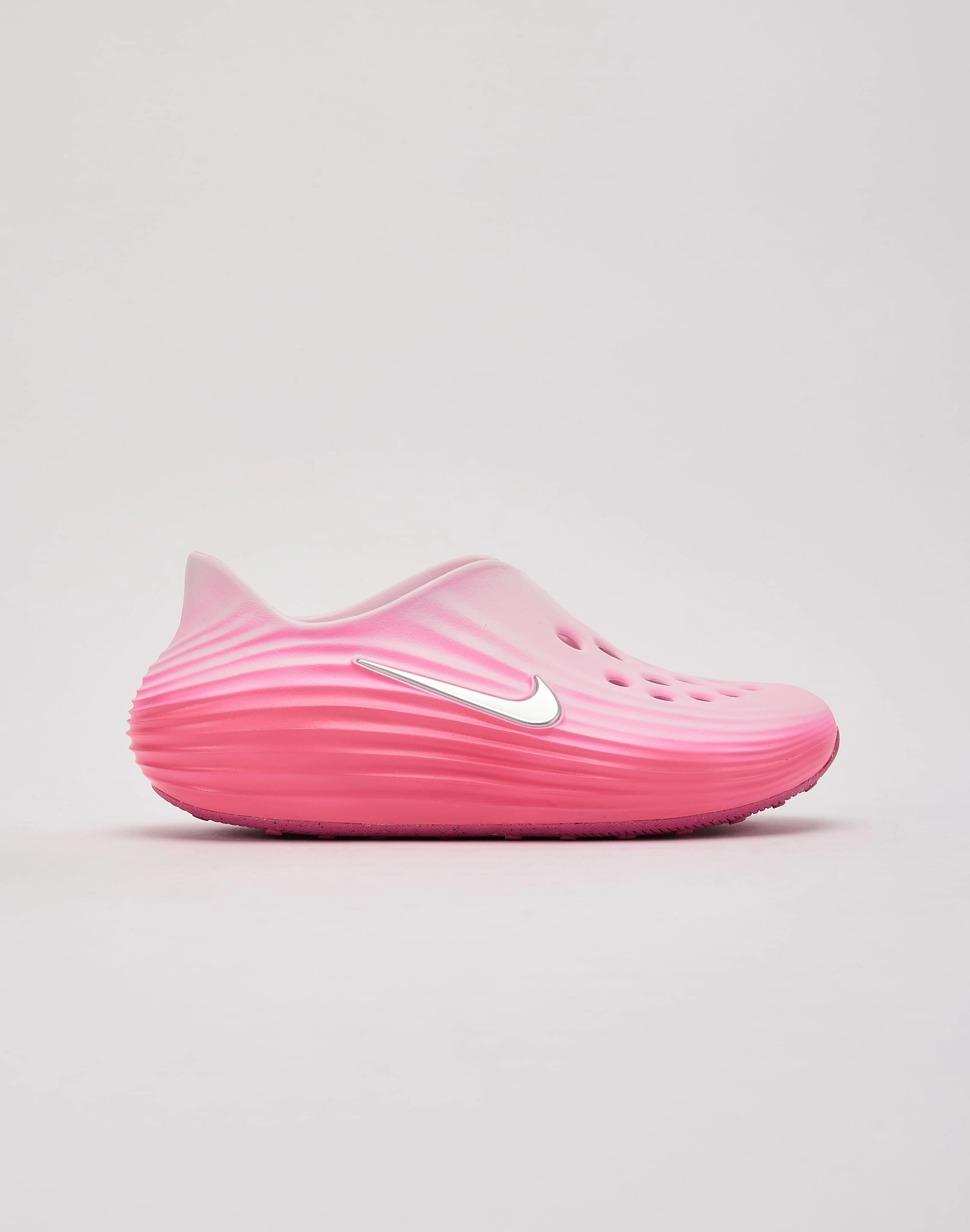 Nike ReactX Rejuven8 Grade-School Nike casual sneakers with modern design