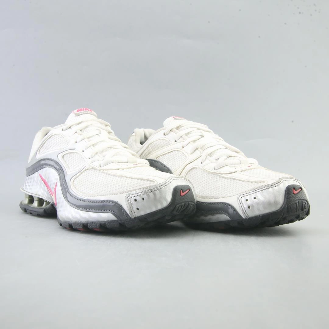 NIKE REAX RUN 5 classic Nike shoe photos