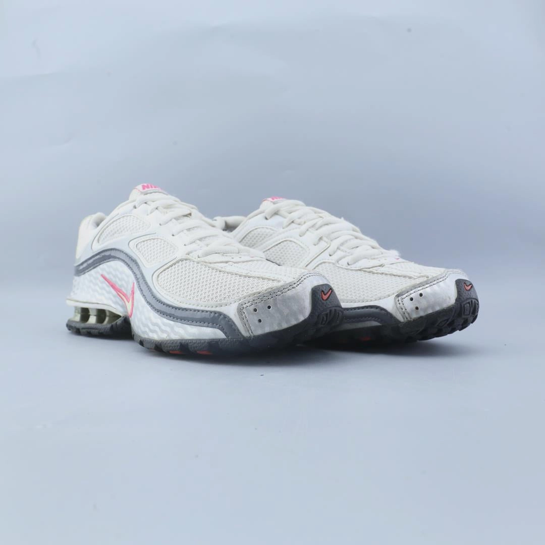 NIKE  REAX RUN 5 stylish Nike trainer looks