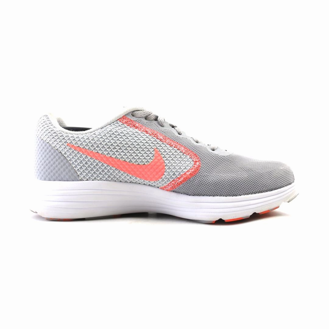 NIKE REVOLUTION 3 stylish Nike trainer looks
