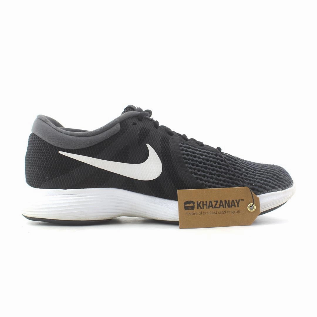 NIKE REVOLUTION 4 Nike performance shoe shots