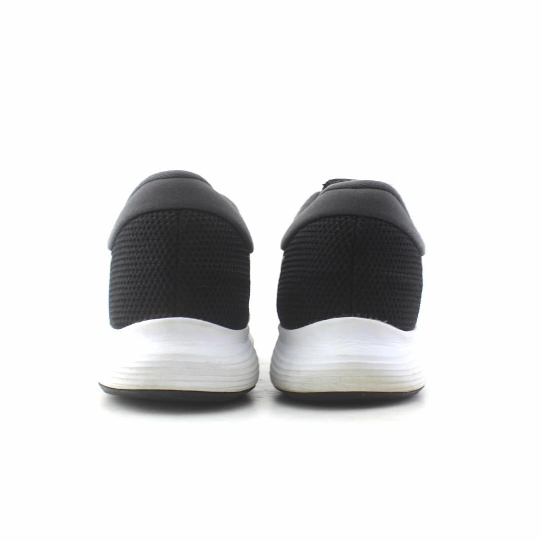 NIKE REVOLUTION 4 Nike performance shoe shots