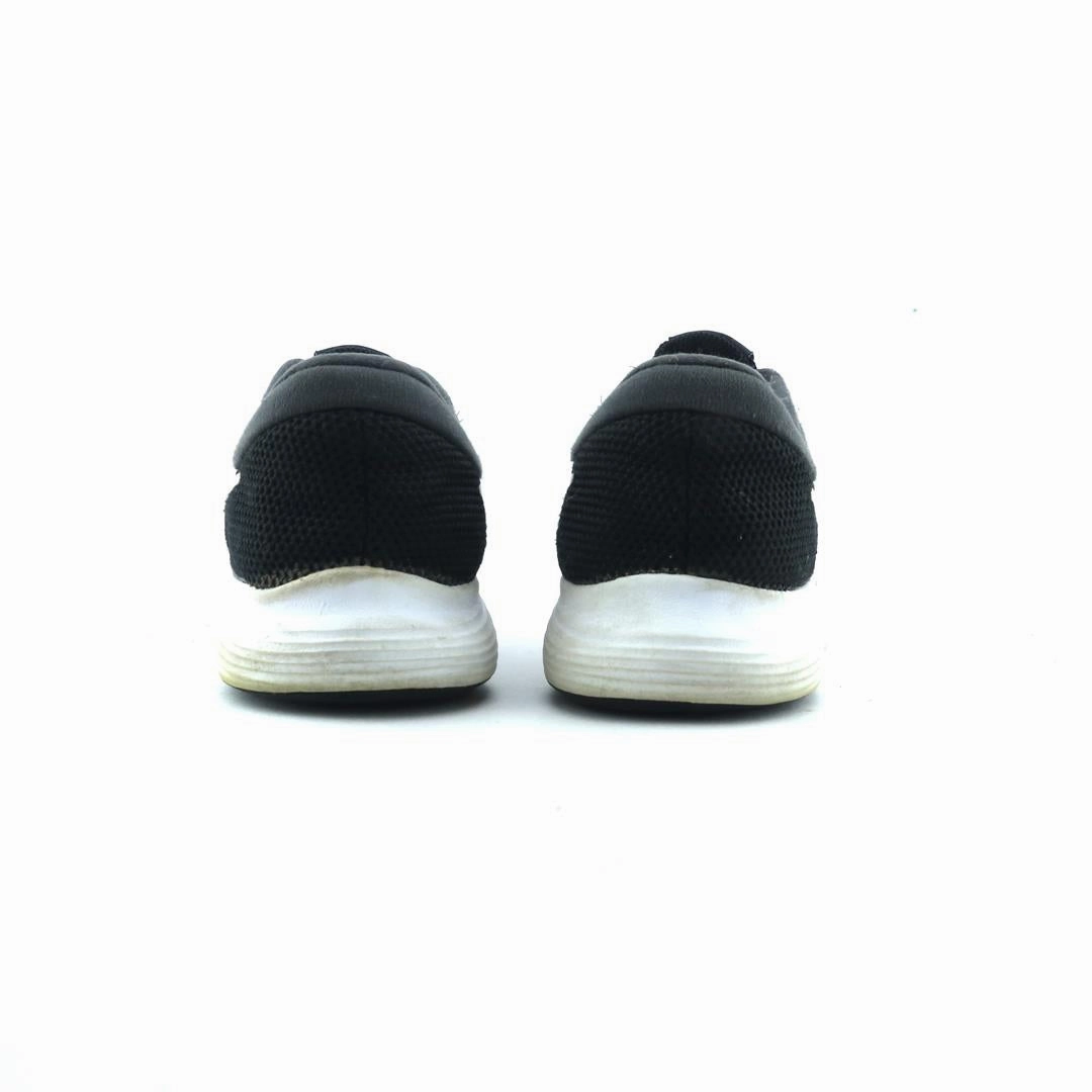 NIKE REVOLUTION 4 sporty Nike shoe designs