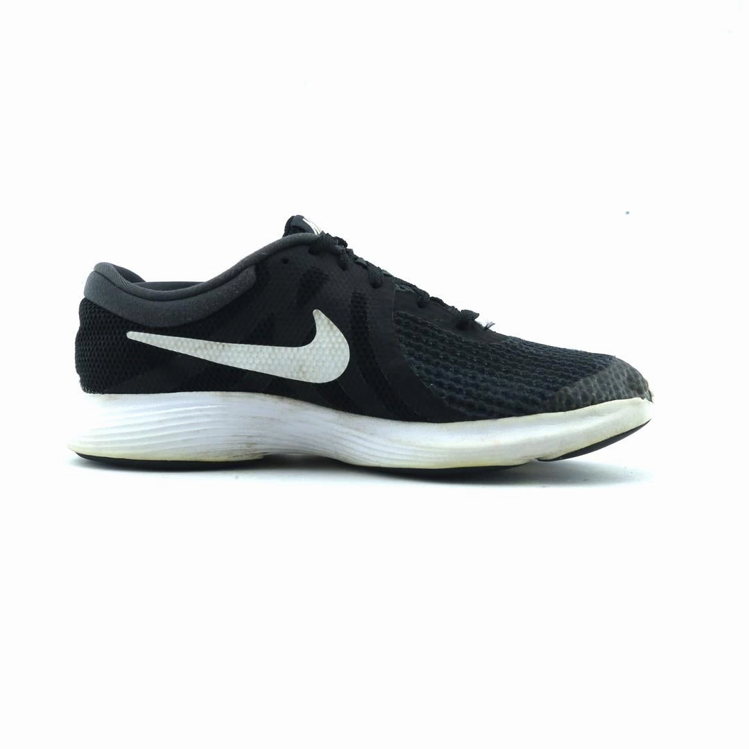 NIKE REVOLUTION 4 sporty Nike shoe designs