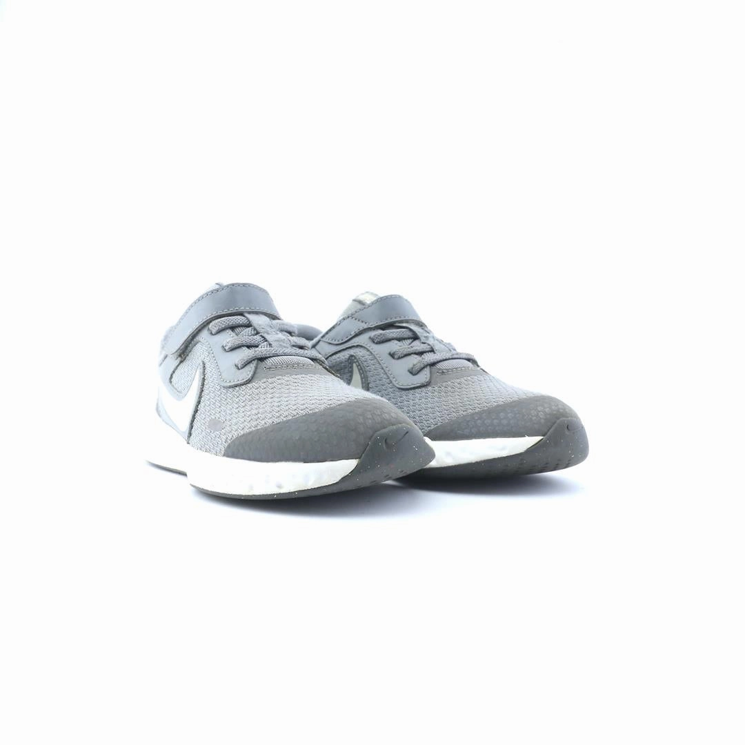 NIKE REVOLUTION 5 Nike athletic footwear visuals