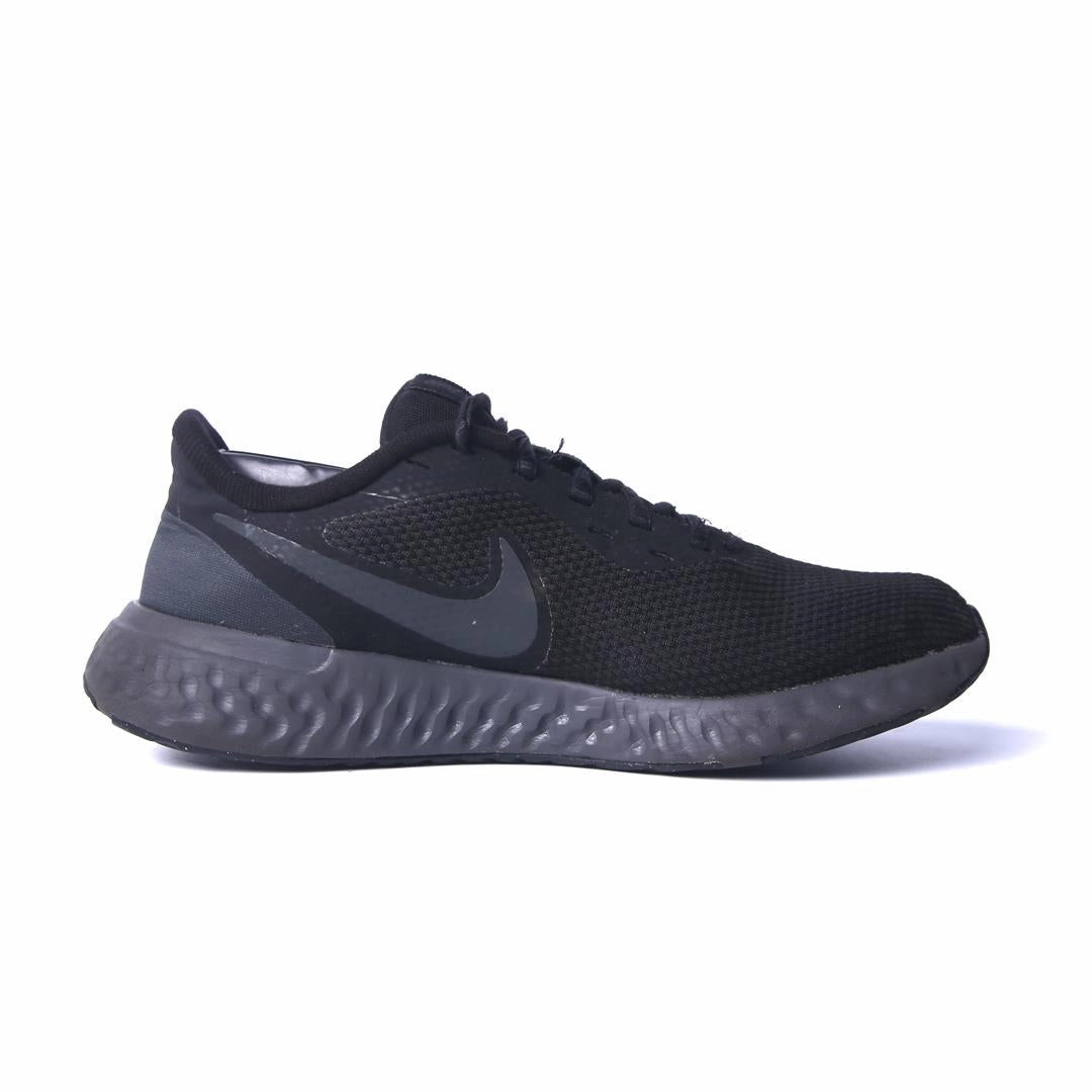 NIKE REVOLUTION 5 Nike athletic footwear visuals
