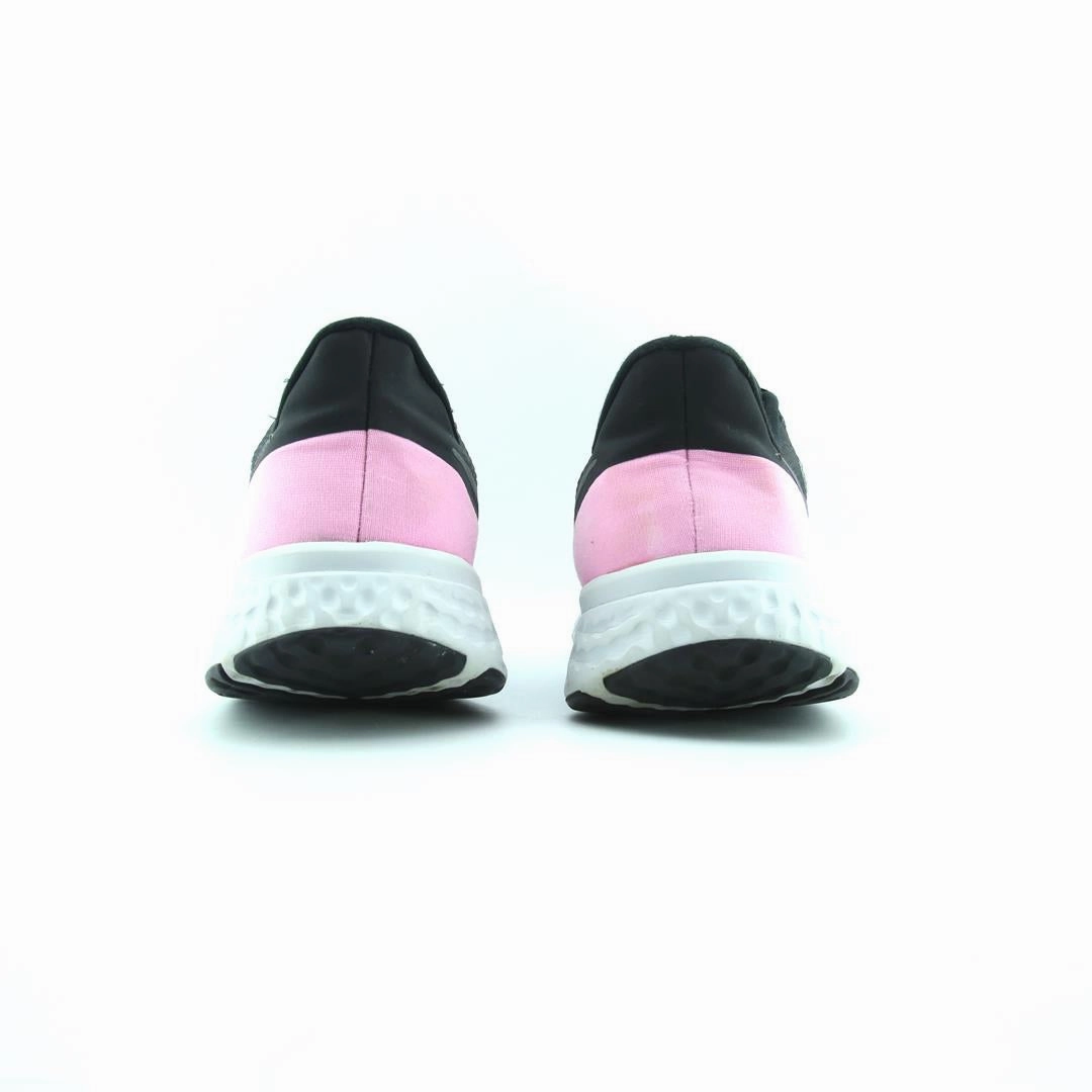 NIKE REVOLUTION 5 Nike casual shoe imagery