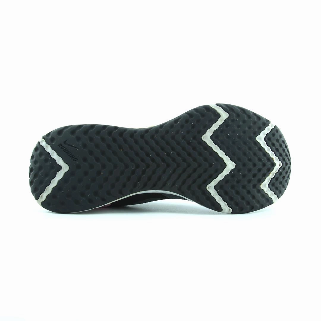NIKE REVOLUTION 5 Nike casual shoe imagery