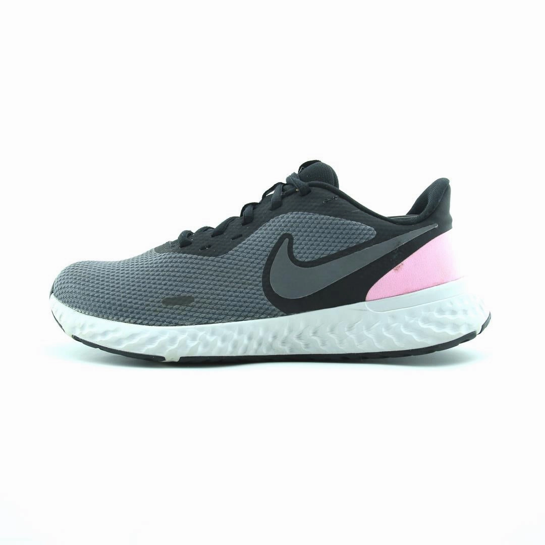 NIKE REVOLUTION 5 Nike comfortable everyday sneakers