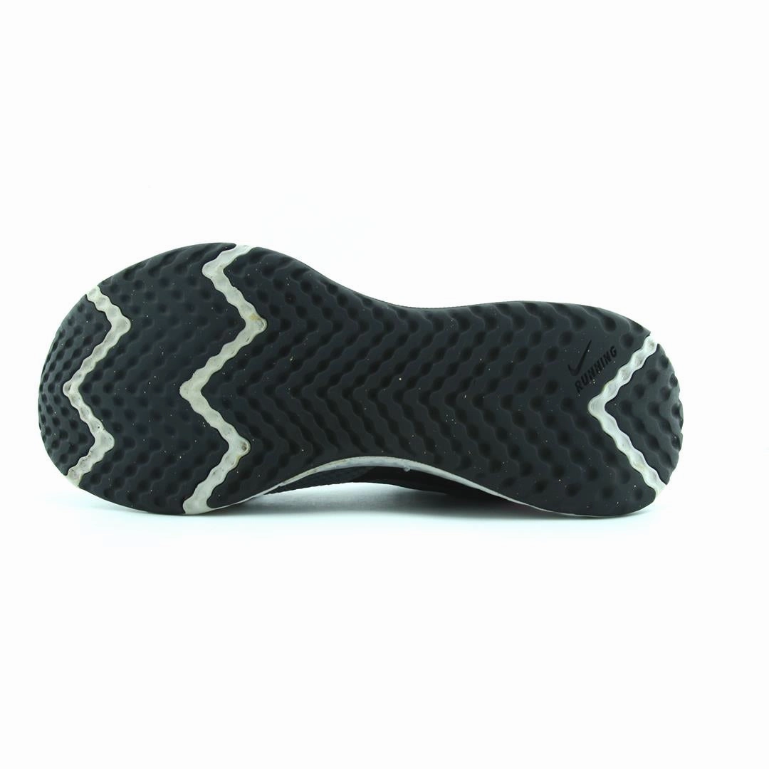 NIKE REVOLUTION 5 Nike casual shoe imagery