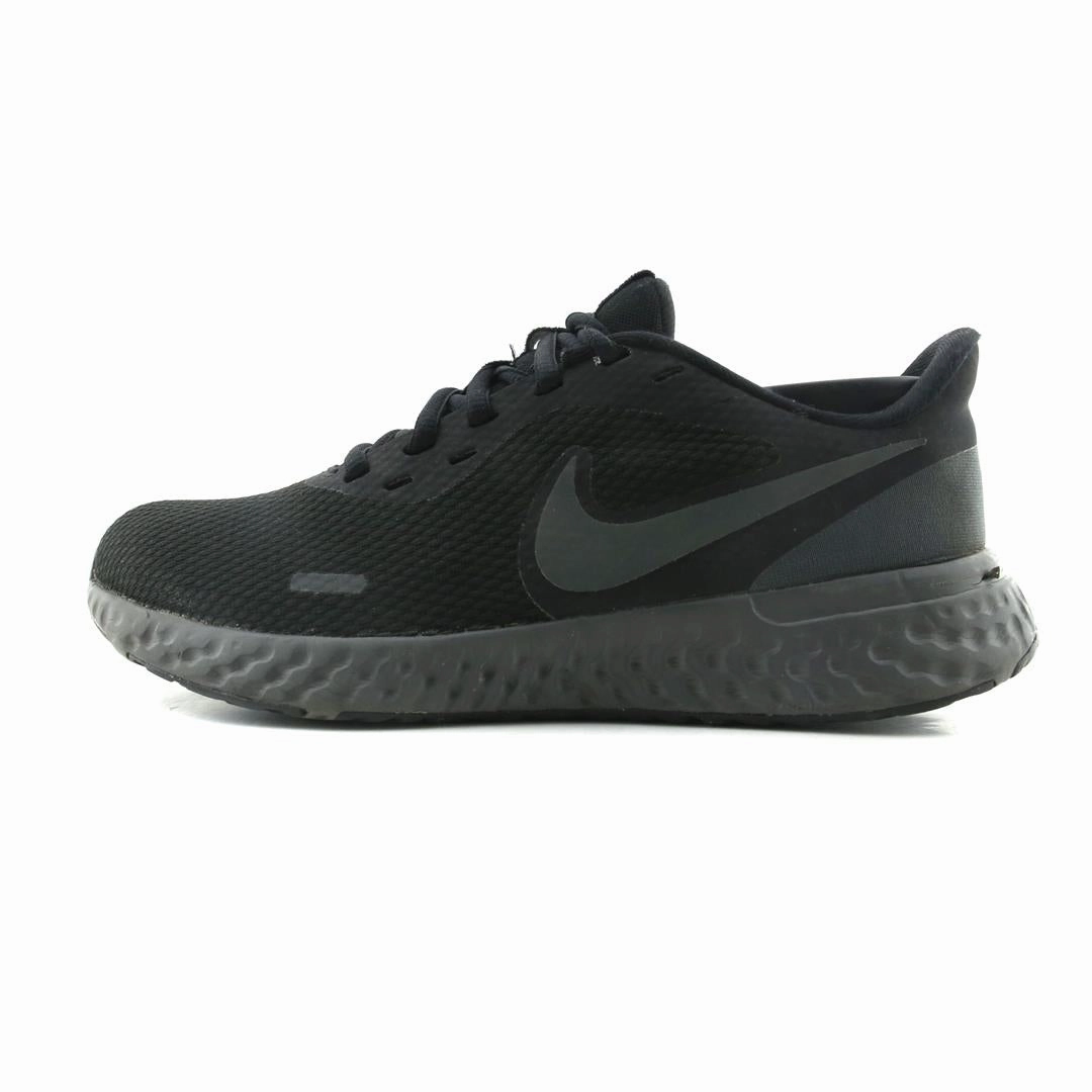 NIKE REVOLUTION 5 Nike classic retro sneaker looks