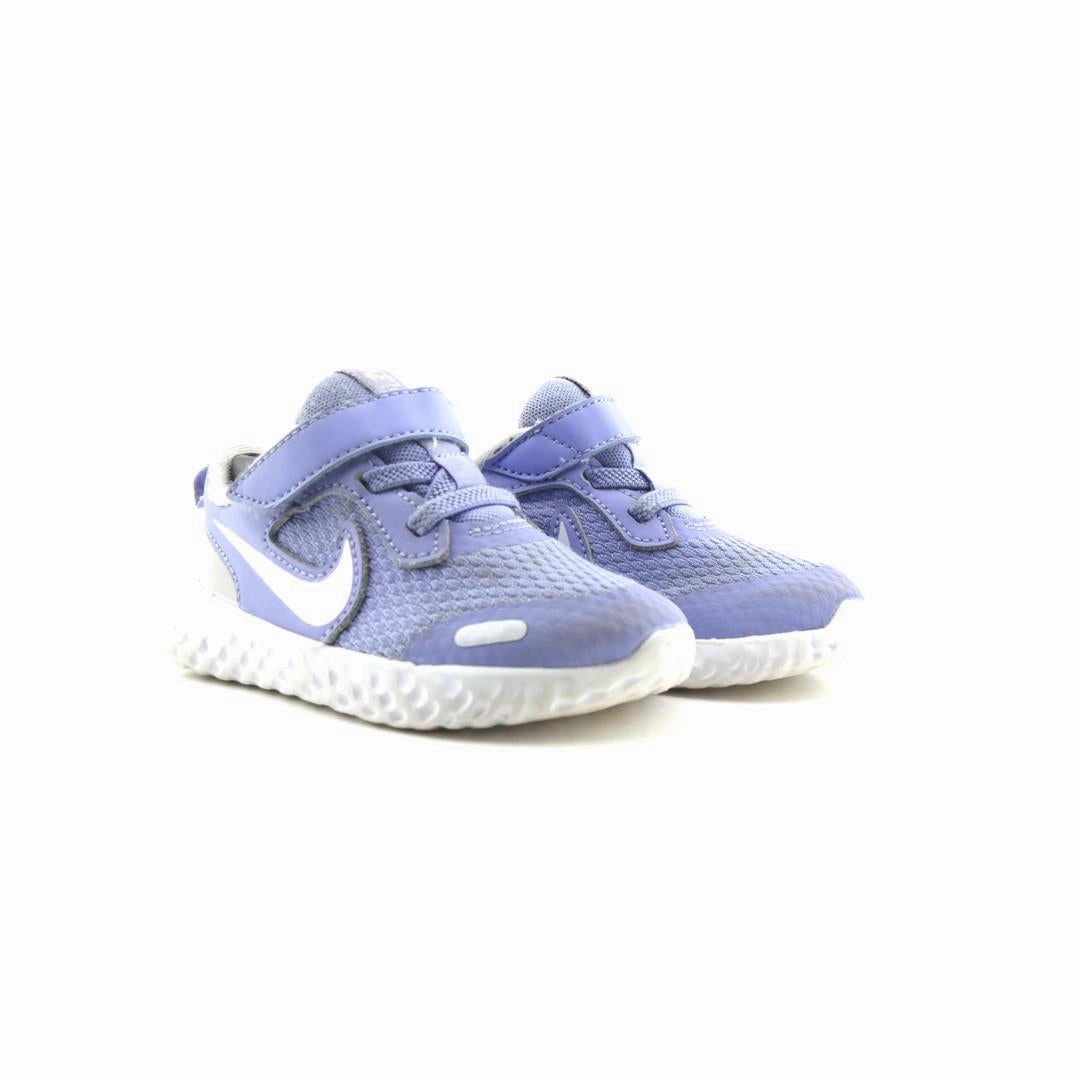 NIKE REVOLUTION 5 sporty Nike shoe designs