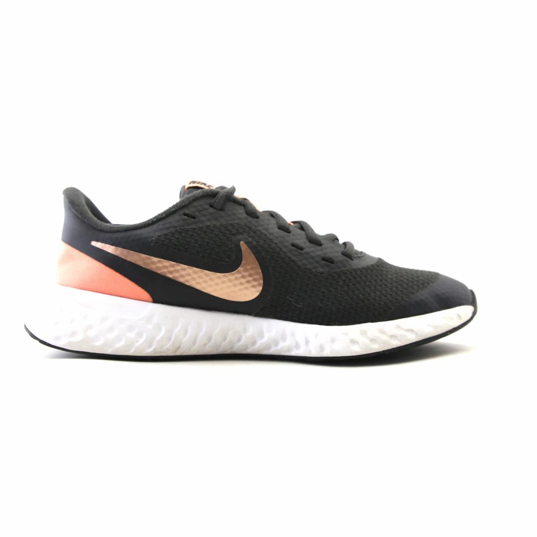 NIKE REVOLUTION 5 vibrant Nike shoe colors