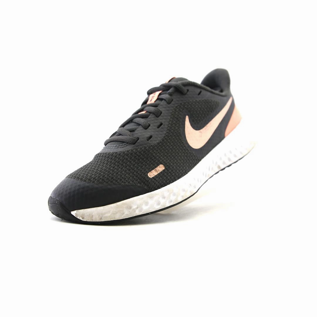 NIKE REVOLUTION 5 vibrant Nike shoe colors