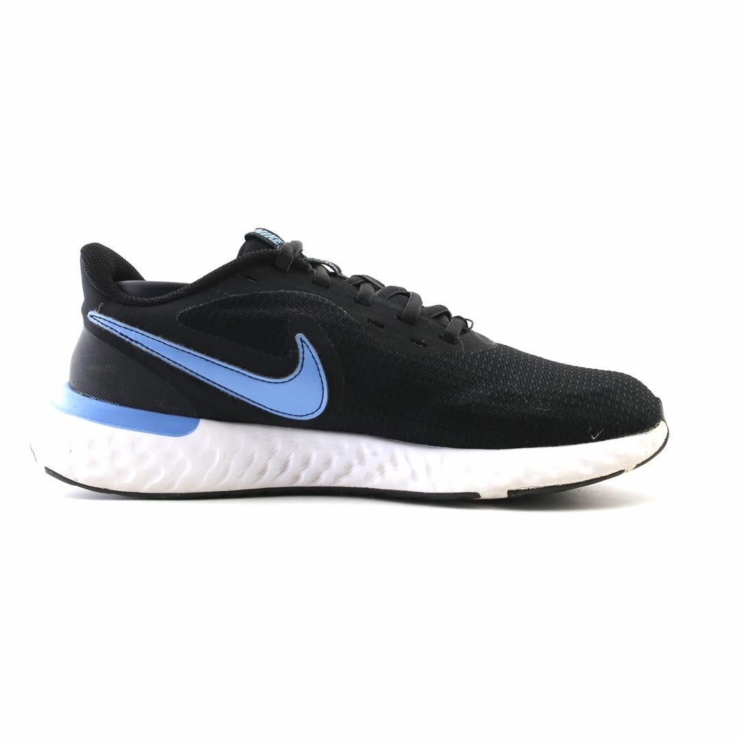 NIKE REVOLUTION 5 vibrant Nike shoe colors