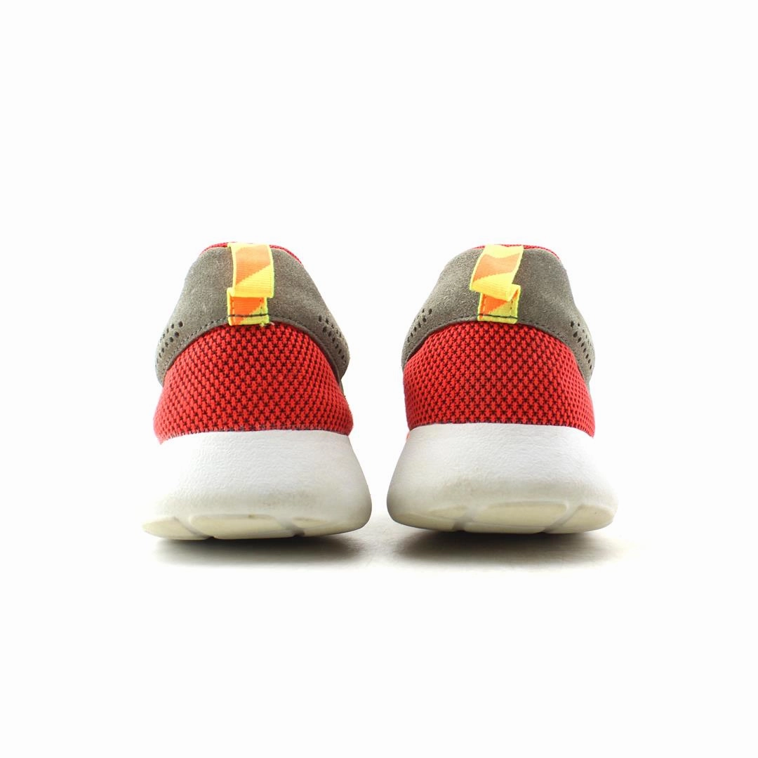 NIKE ROSHE ONE classic Nike shoe photos