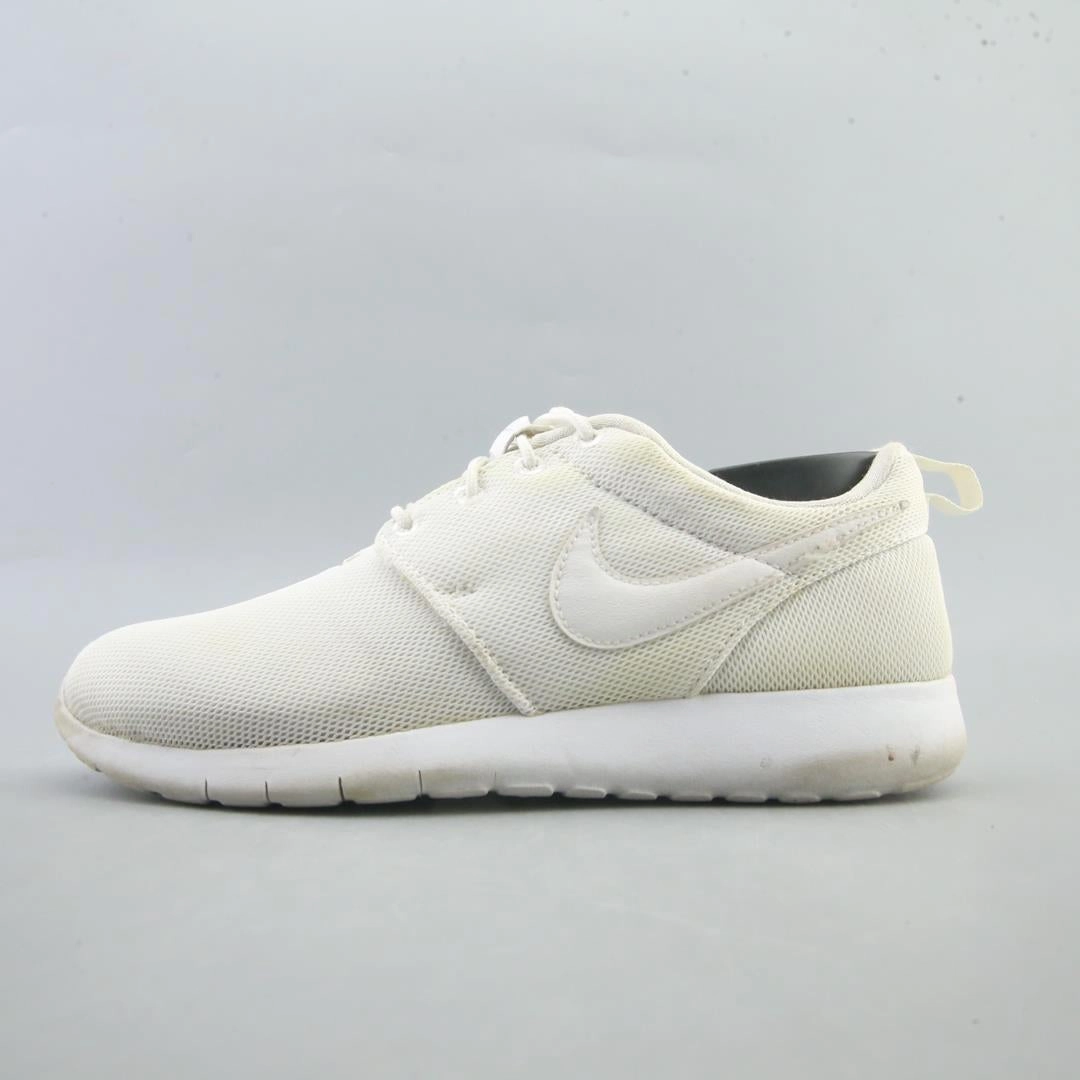 NIKE ROSHE ONE Nike supportive fitness footwear