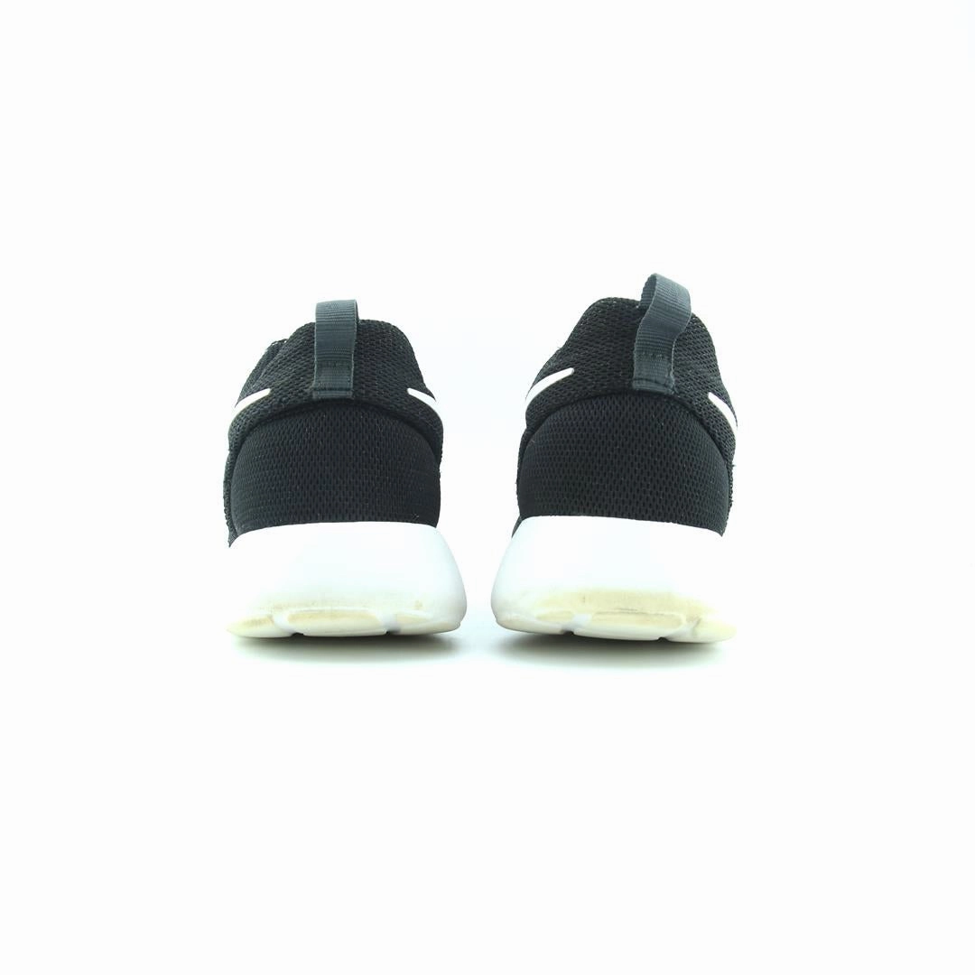 NIKE ROSHE ONE stylish Nike trainer looks