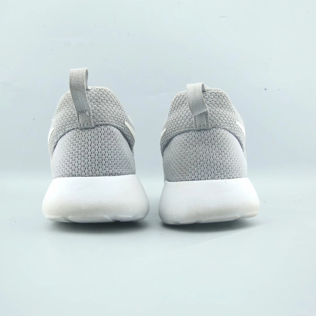 NIKE ROSHE RUN Nike sneaker detail shots