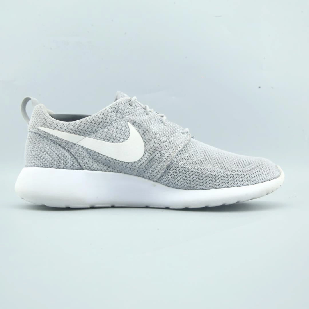 NIKE ROSHE RUN Nike sneaker detail shots