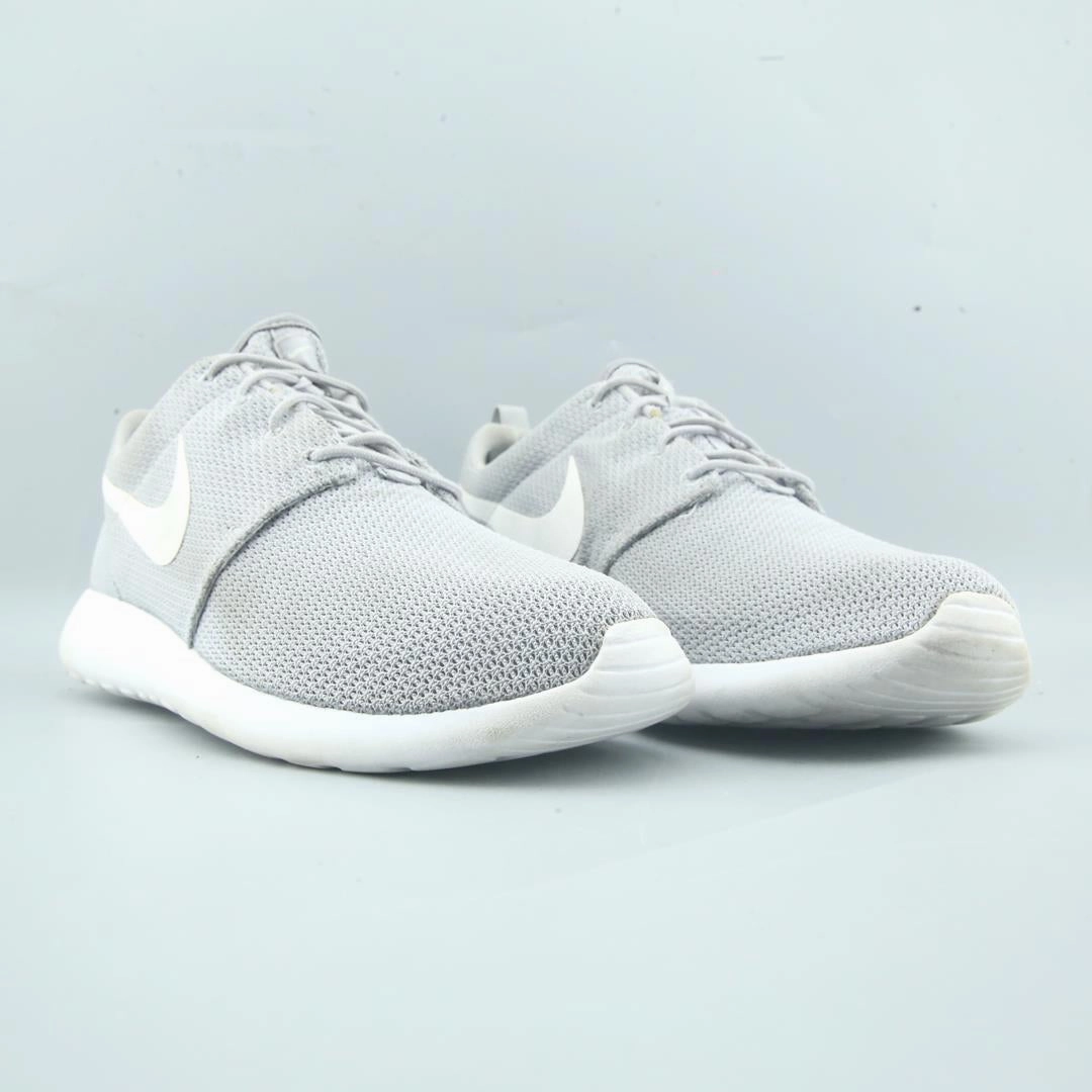 NIKE ROSHE RUN Nike sneaker detail shots