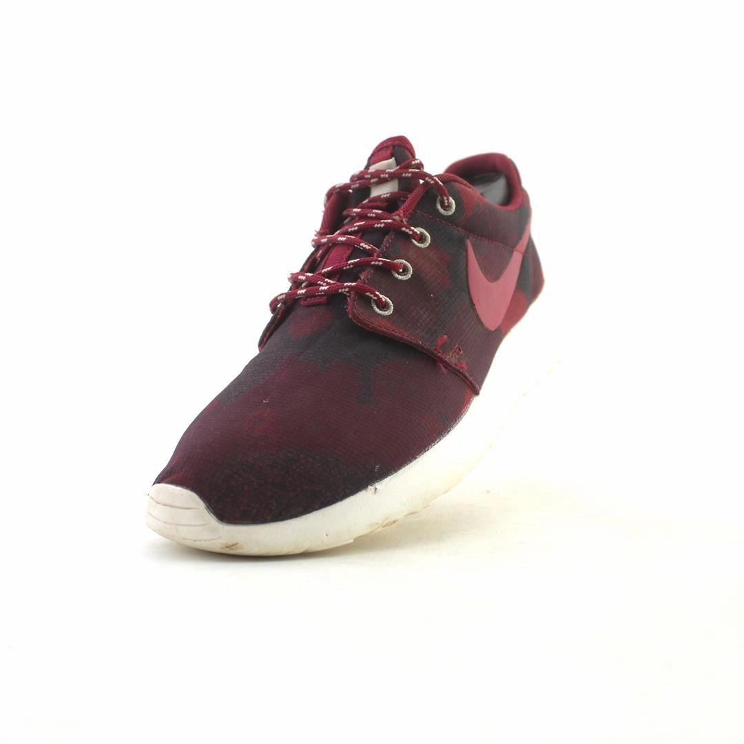 NIKE ROSHEN 1 vibrant Nike shoe colors