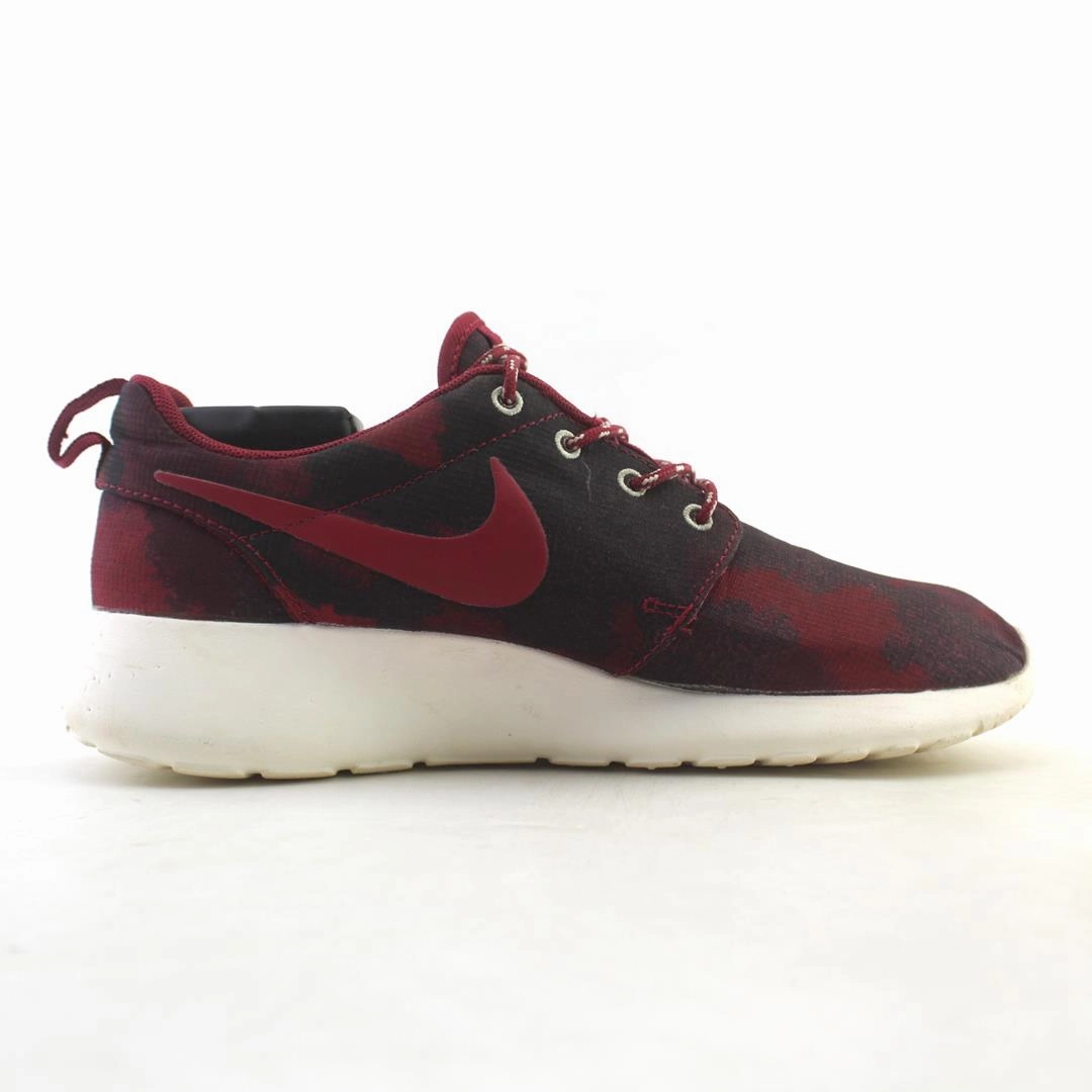 NIKE ROSHEN 1 vibrant Nike shoe colors