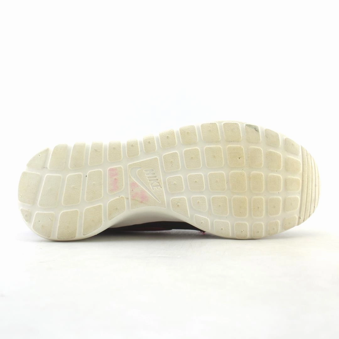 NIKE ROSHEN 1 vibrant Nike shoe colors