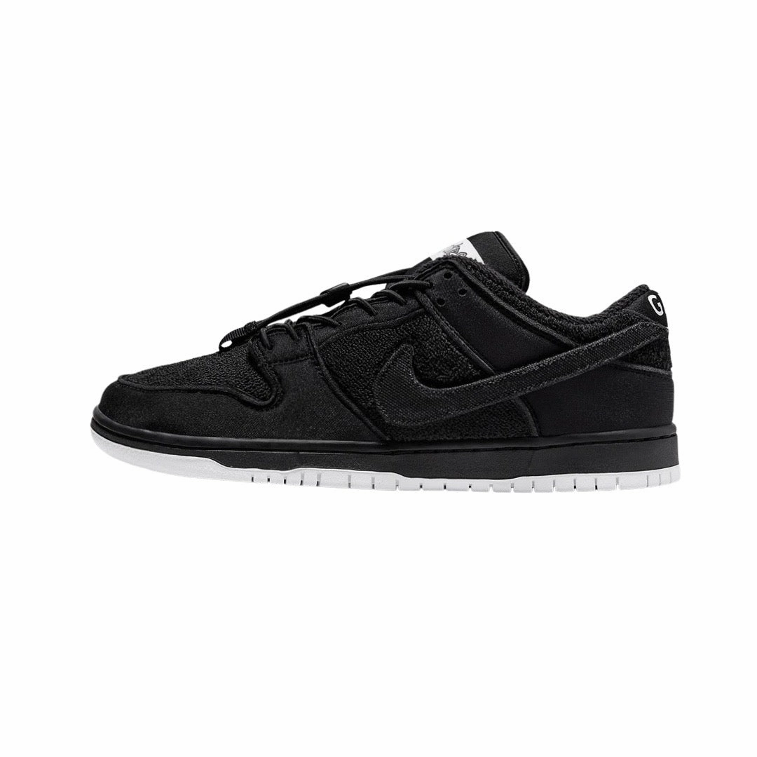 Nike SB Dunk Low Pro QS Gnarhunters Black Black White Street Shoes
