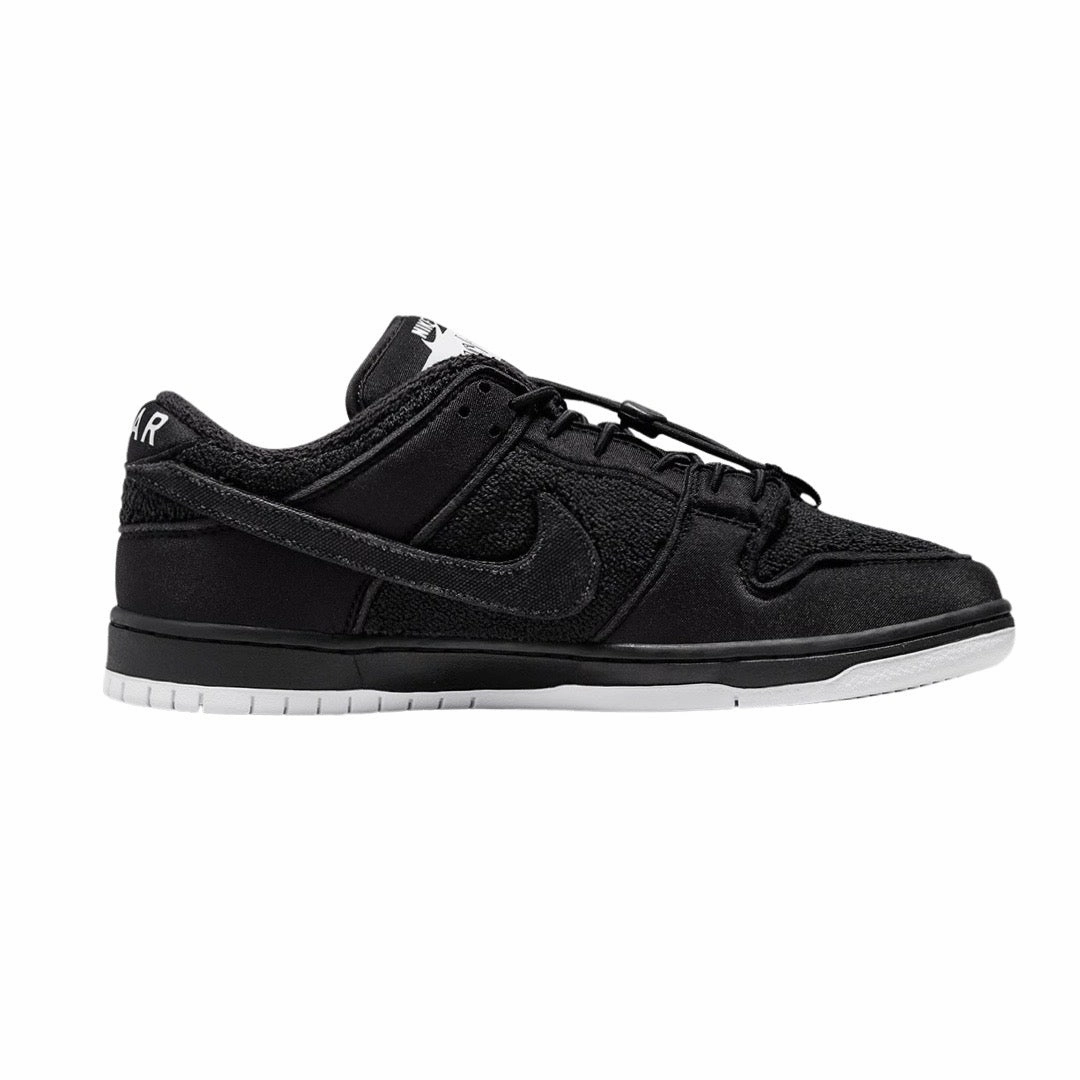 Nike SB Dunk Low Pro QS Gnarhunters Black Black White Street Shoes